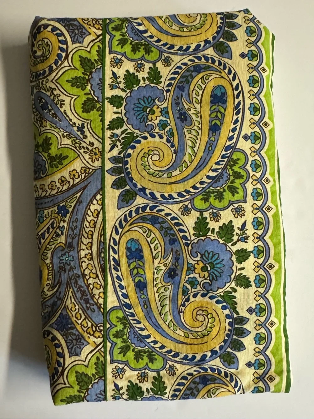 Vintage April Cornell Blue,Green & yellow Paisley Print Round 70” Tablecloth
